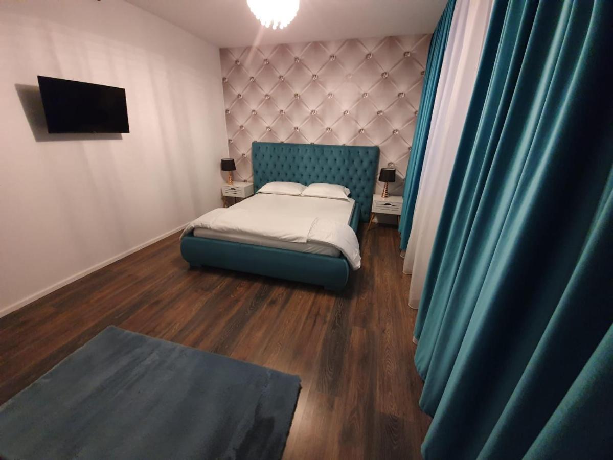 Garsonierre Central Luxury Târgu Jiu Eksteriør billede